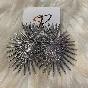Queenin Earrings